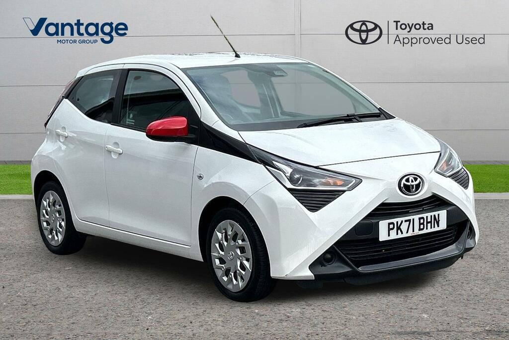 Toyota Aygo 1.0 Vvt-i X-play Euro 6 Ss White