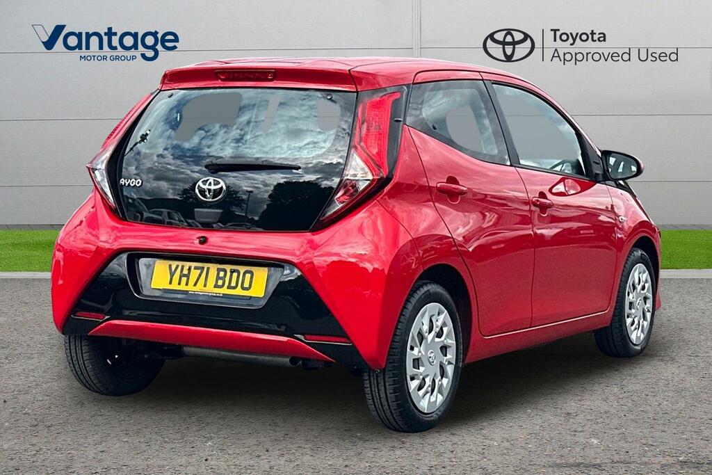 Toyota Aygo 1.0 Vvt-i X-play Euro 6 Ss Red #2