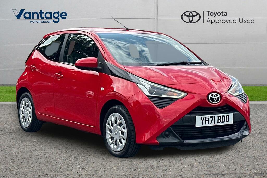 Toyota Aygo 1.0 Vvt-i X-play Euro 6 Ss Red
