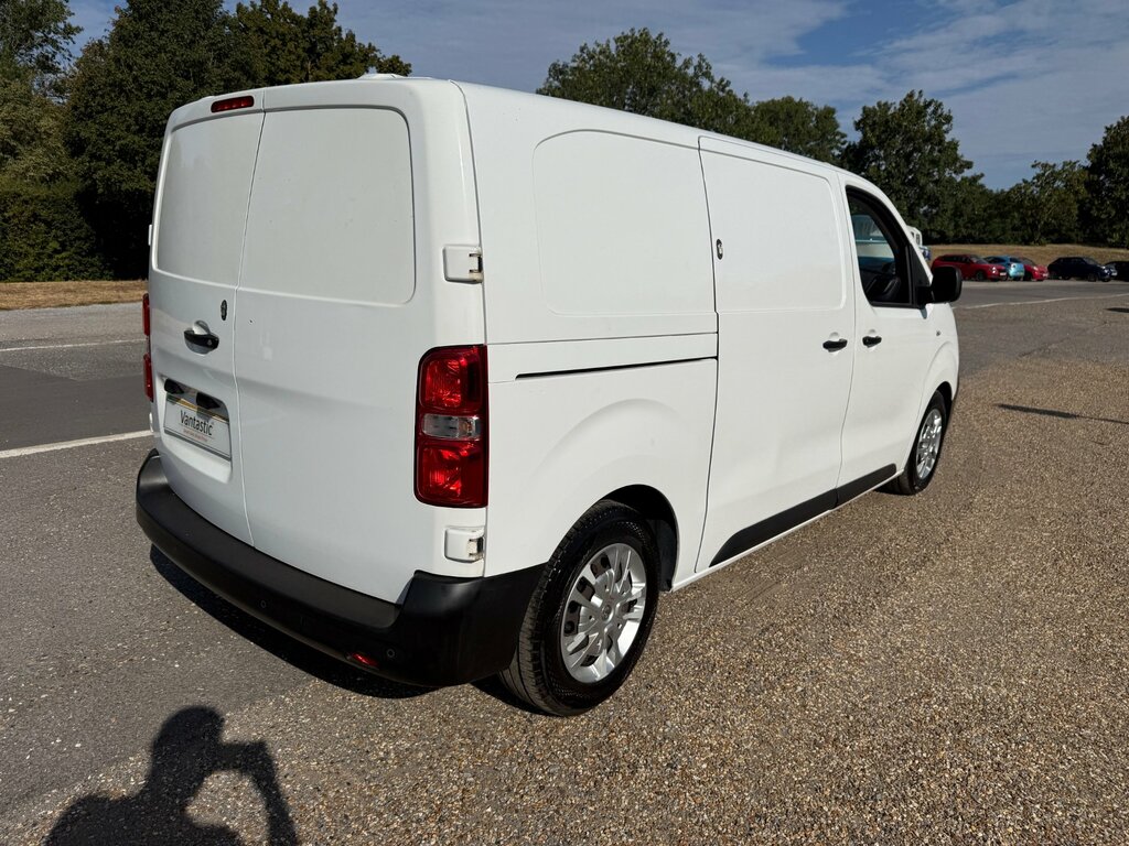 Vauxhall Vivaro 3100 75Kwh Dynamic Panel Van L1 White #5