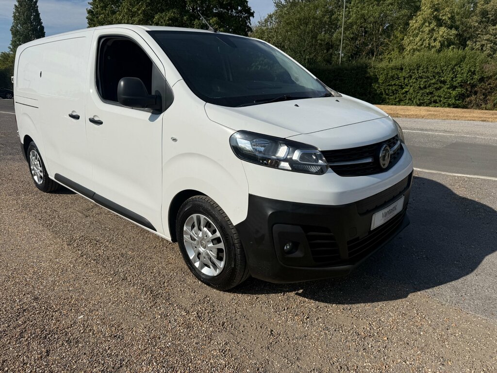 Vauxhall Vivaro 3100 75Kwh Dynamic Panel Van L1 White