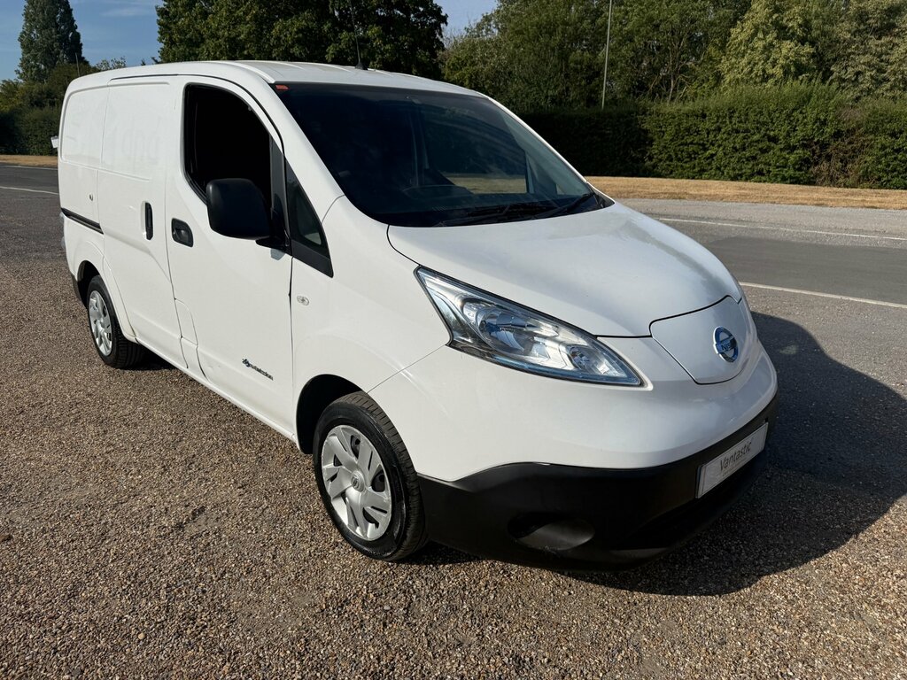 Nissan e-NV200 40Kwh Acenta Panel Van Swb Quic White
