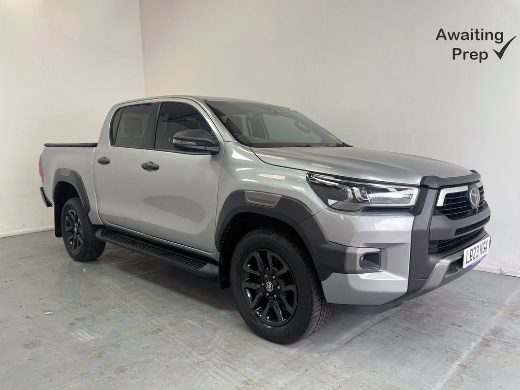 Toyota HILUX Invincible X Dcab 2.8 D-4d 204Ps Silver