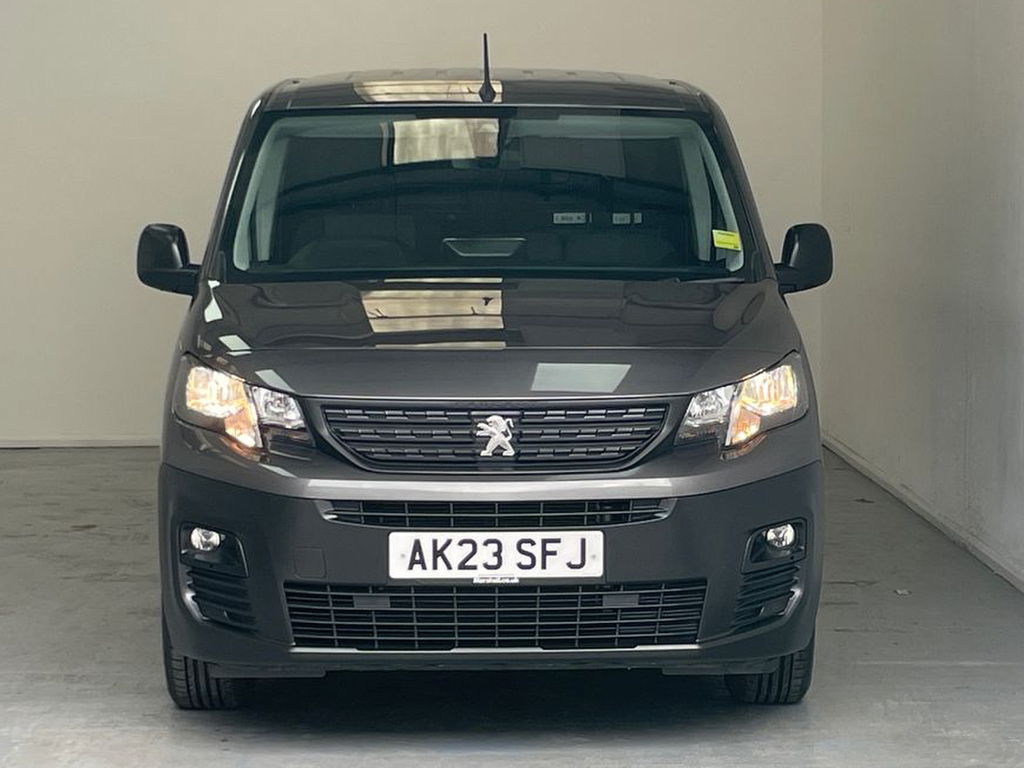 Peugeot Partner 950 Pro Premium L2 H1 1.5 Bluehdi 130Ps AK23SFJ White #2