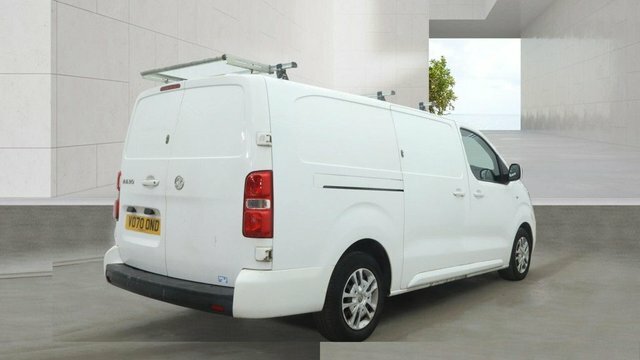 Vauxhall Vivaro 1.5 Turbo D 2900 Sportive Panel Van Man White #4