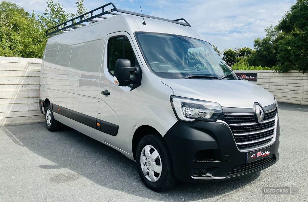 Renault Master Lm35dci 135 Business Medium Roof Van Grey