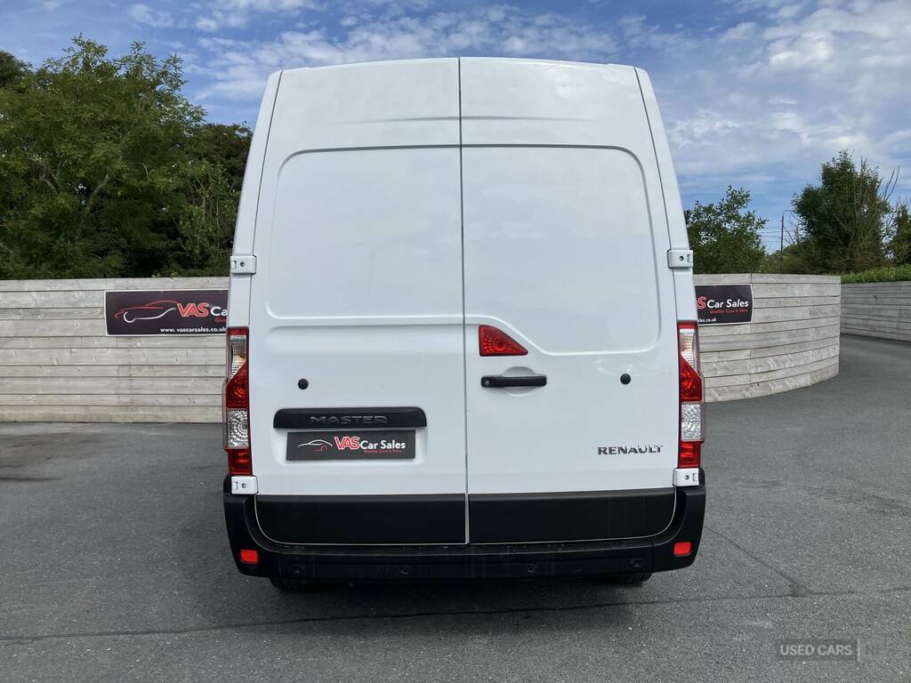 Renault Master Lm35dci 135 Business Medium Roof Van White #5