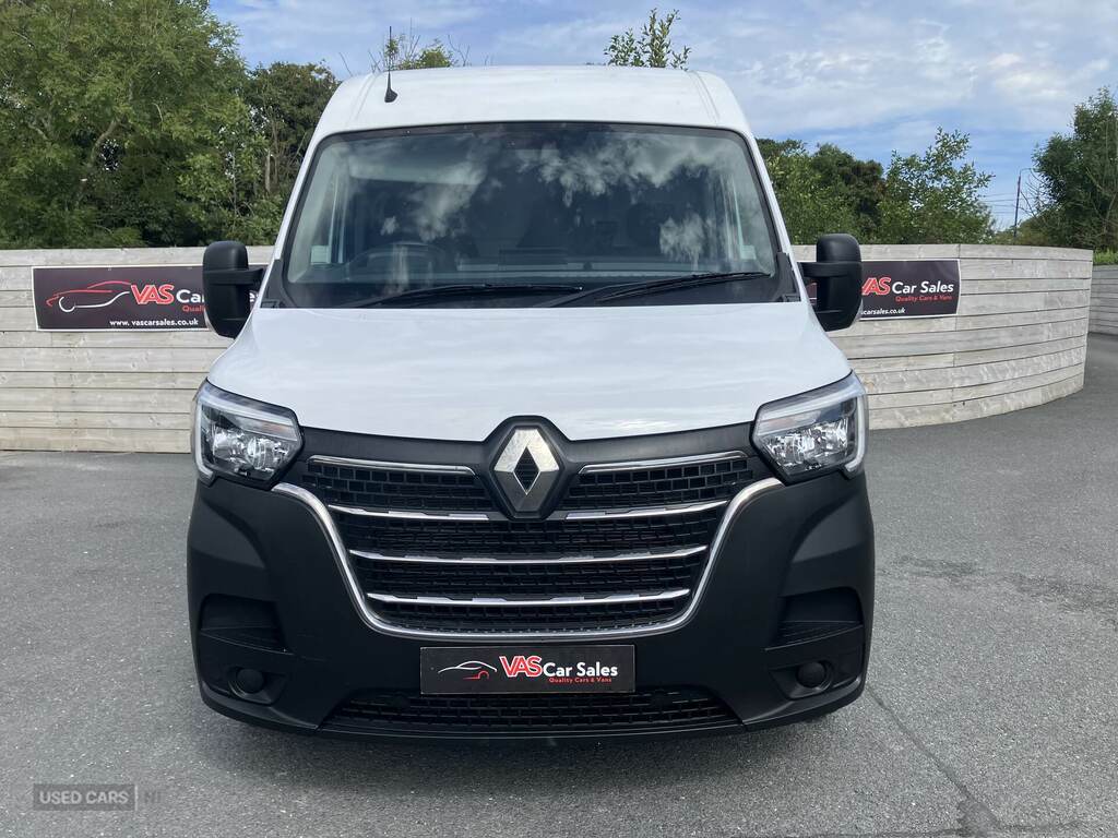 Renault Master Lm35dci 135 Business Medium Roof Van White #2