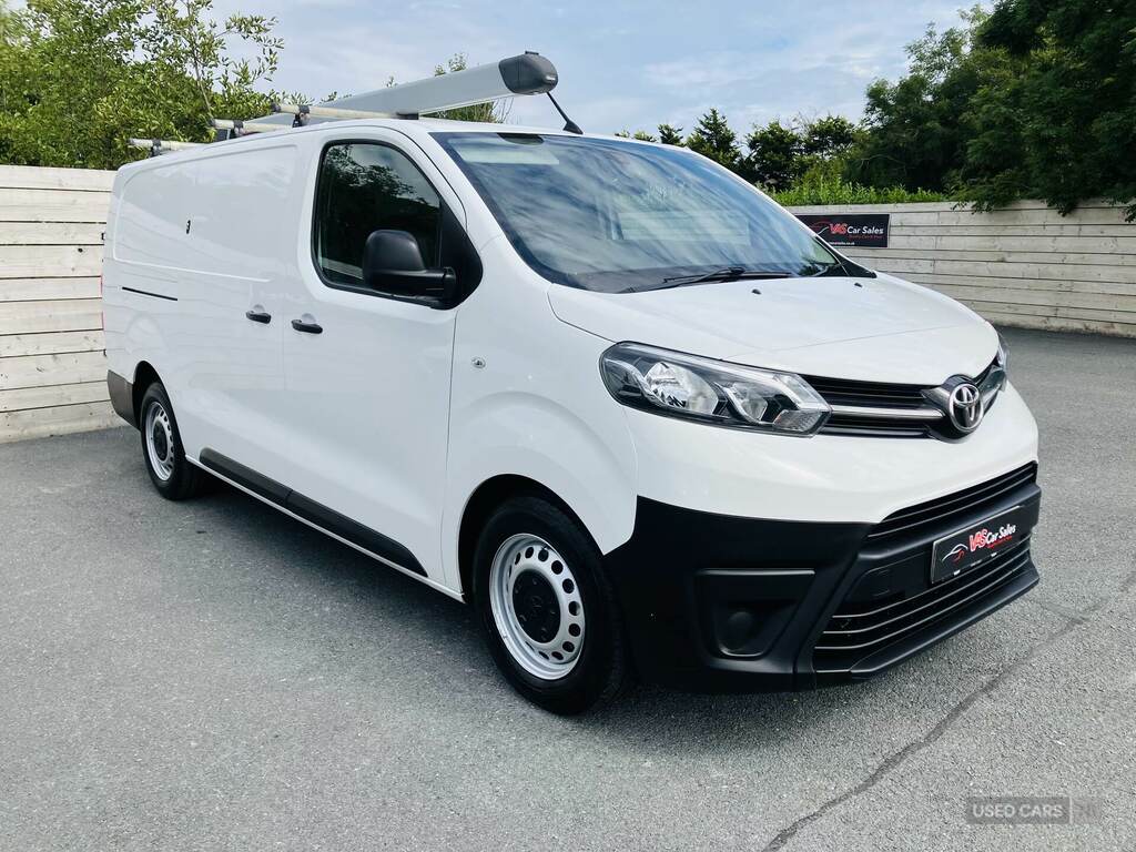 Toyota PROACE 2.0D 120 Icon Van White