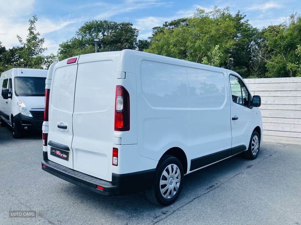 Renault Trafic Sl27 Dci 120 Business Van White #6
