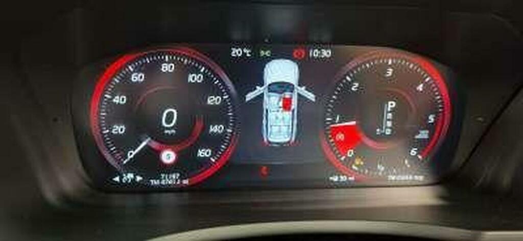 Volvo XC90 2.0 D5 Momentum Awd 222 Bhp Grey #9