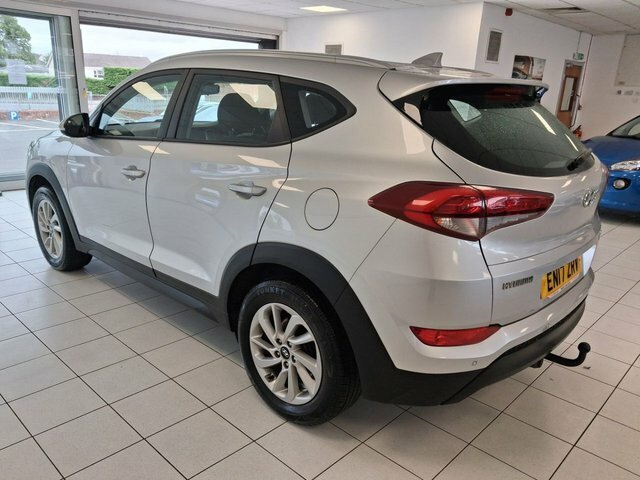 Hyundai Tucson 1.7 Crdi Blue Drive Se Nav Suv E EN17ZRV Silver #6