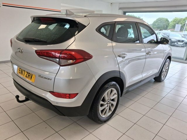 Hyundai Tucson 1.7 Crdi Blue Drive Se Nav Suv E EN17ZRV Silver #4
