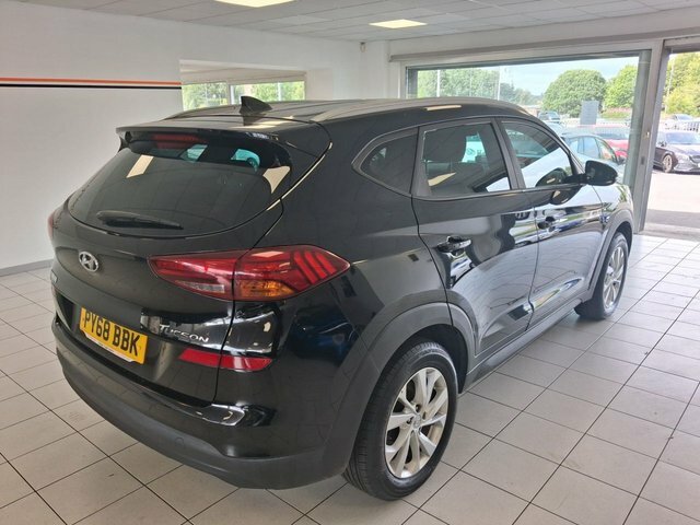 Hyundai Tucson 1.6 Gdi Se Nav Suv Euro 6 S S PY68BBK Black #6