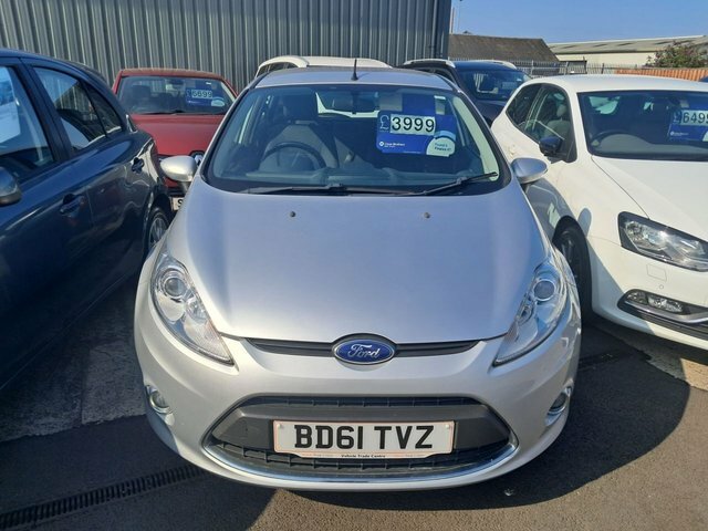 Ford Fiesta 1.25 Zetec Hatchback 129 G Km 8 BD61TVZ Silver #2