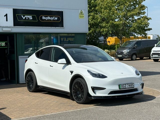 Tesla Model Y 2022 Dual Motor Long Range Suv White
