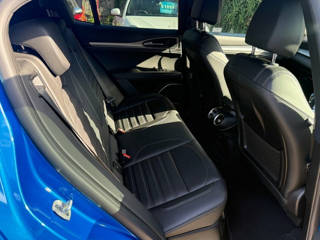 Alfa Romeo Stelvio 2.0 Turbo 280 Veloce Red #28