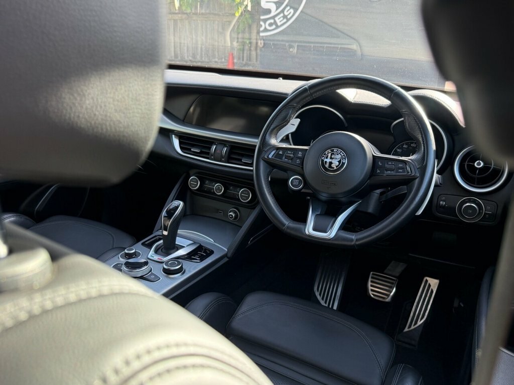 Alfa Romeo Stelvio 2.0 Turbo 280 Veloce Red #27