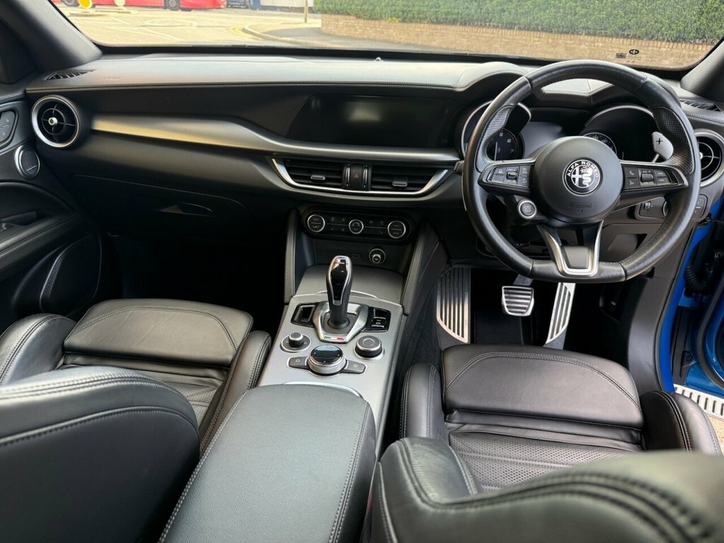Alfa Romeo Stelvio 2.0 Turbo 280 Veloce Red #17