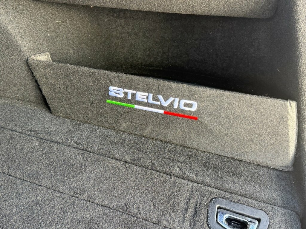 Alfa Romeo Stelvio 2.0 Turbo 280 Veloce Red #22