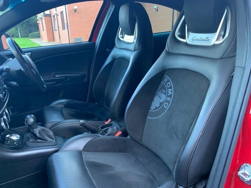 Alfa Romeo Giulietta 1.6 Giulietta 1.6 Jtdm-2 105 Bhp Business 2015 Black #21