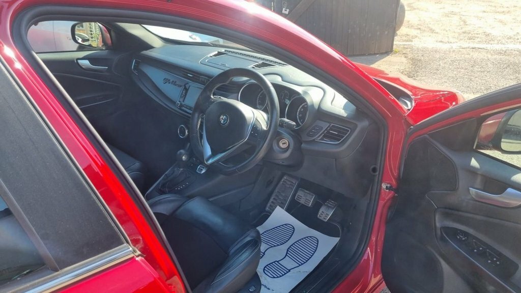 Alfa Romeo Giulietta 1.6 Giulietta 1.6 Jtdm-2 105 Bhp Business 2015 Black #17