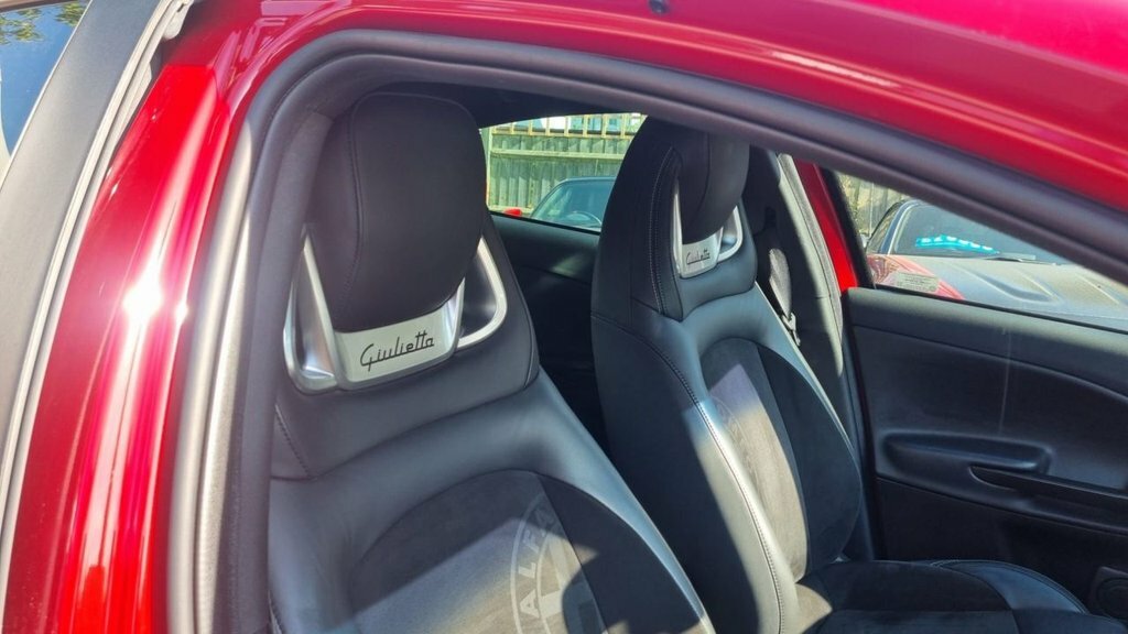Alfa Romeo Giulietta 1.6 Giulietta 1.6 Jtdm-2 105 Bhp Business 2015 Black #13