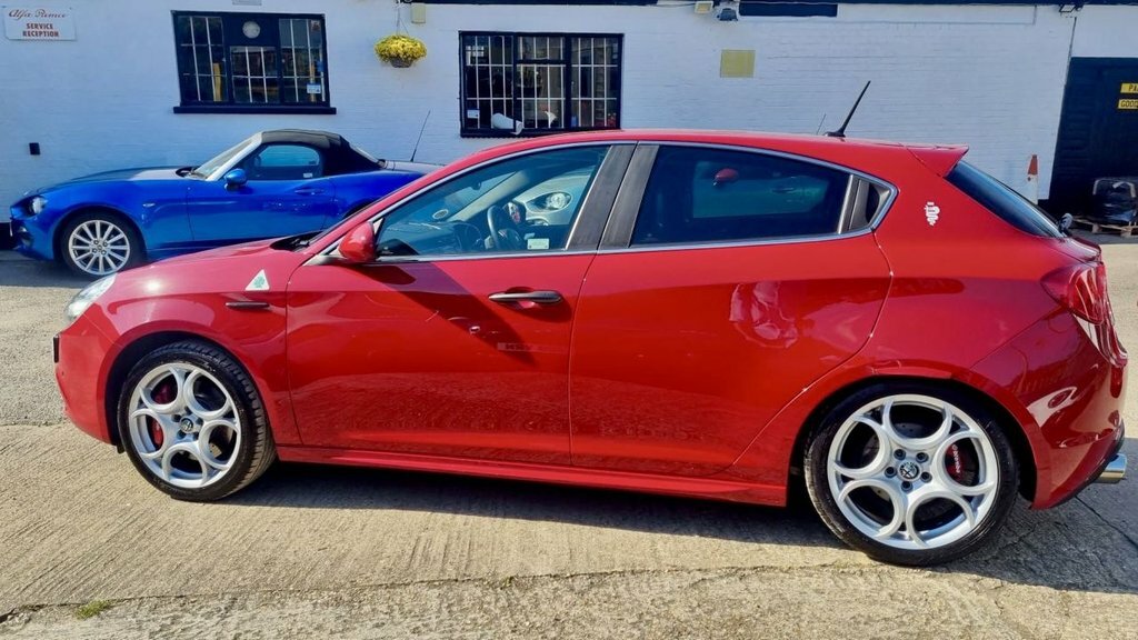 Alfa Romeo Giulietta 1.6 Giulietta 1.6 Jtdm-2 105 Bhp Business 2015 Black #16