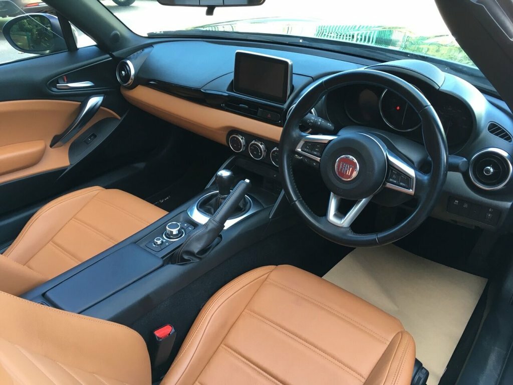 Fiat 124 Spider 1.4 Multiair Lusso Plus Convertible Eur Black #7