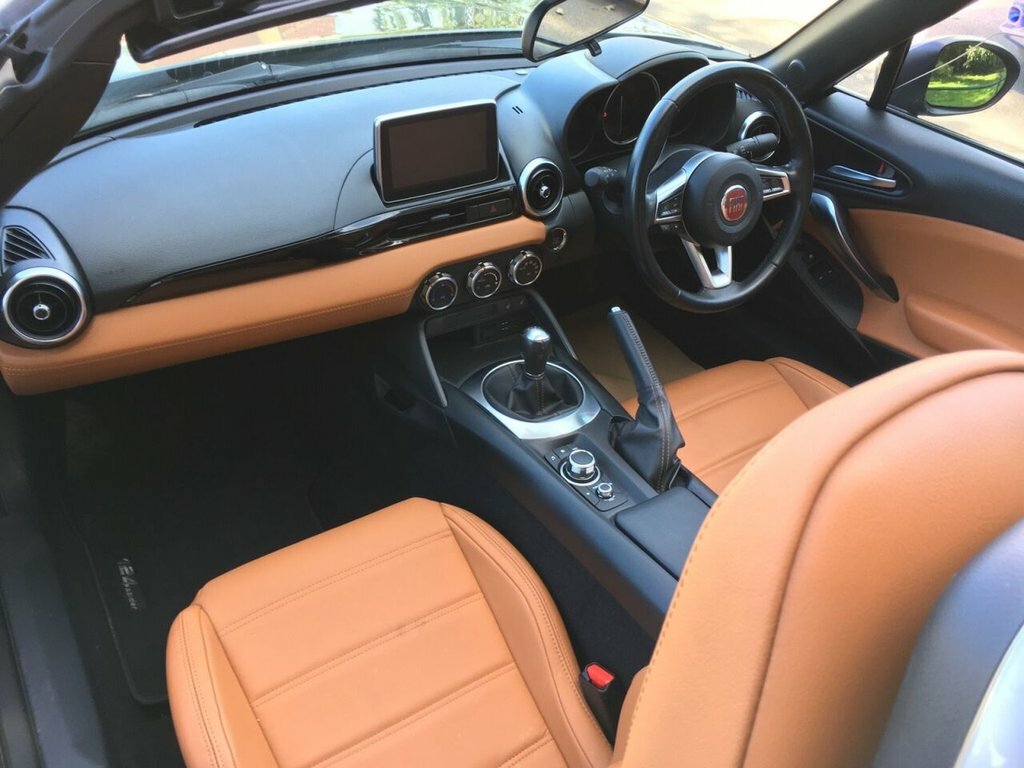 Fiat 124 Spider 1.4 Multiair Lusso Plus Convertible Eur Black #27