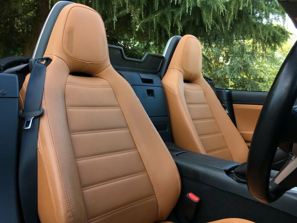 Fiat 124 Spider 1.4 Multiair Lusso Plus Convertible Eur Black #8