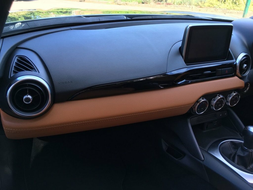Fiat 124 Spider 1.4 Multiair Lusso Plus Convertible Eur Black #29