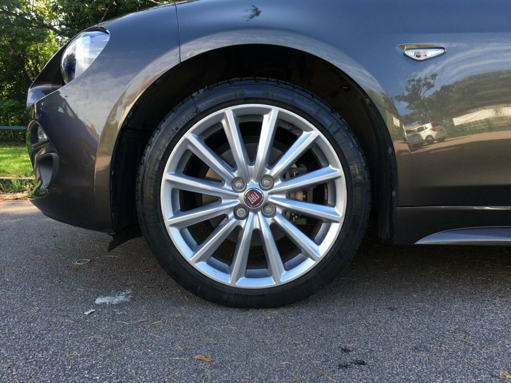 Fiat 124 Spider 1.4 Multiair Lusso Plus Convertible Eur Black #17