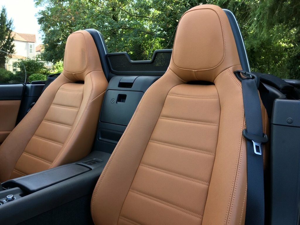 Fiat 124 Spider 1.4 Multiair Lusso Plus Convertible Eur Black #28