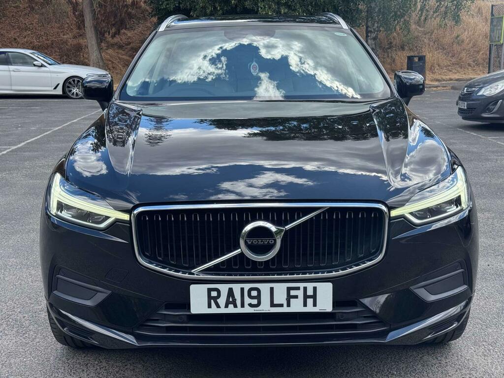 Volvo XC60 Momentum Black #5