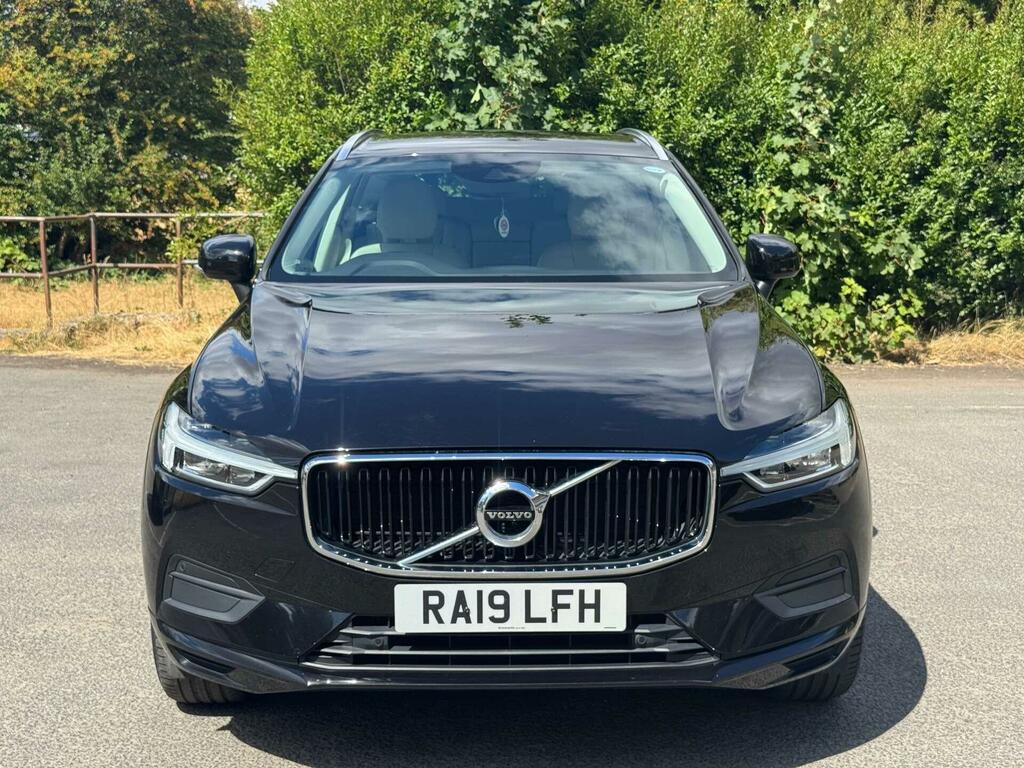 Volvo XC60 Momentum Black #2