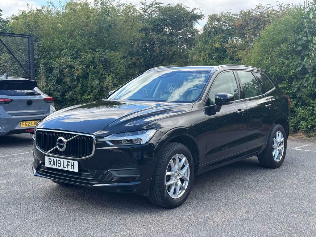 Volvo XC60 Momentum Black #4