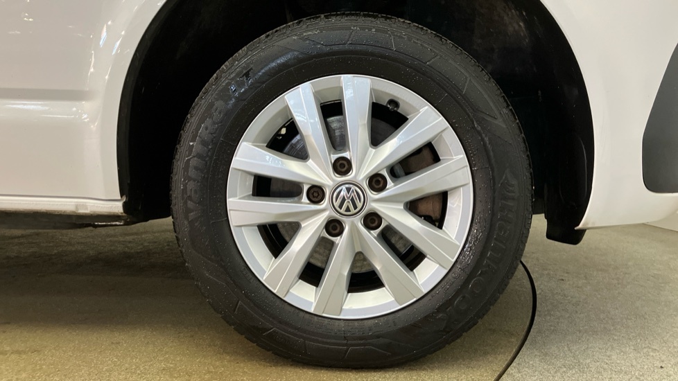 Volkswagen Transporter Highline White #5