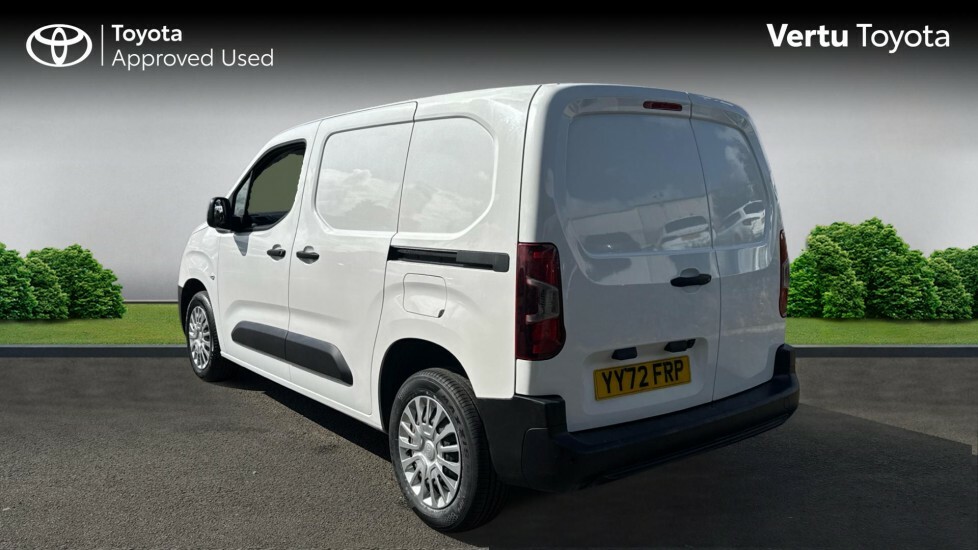 Toyota Proace City Icon White #4