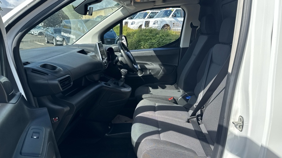 Toyota Proace City Icon White #5
