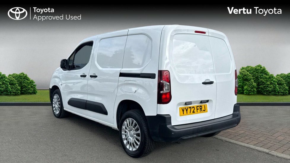Toyota Proace City Icon White #4