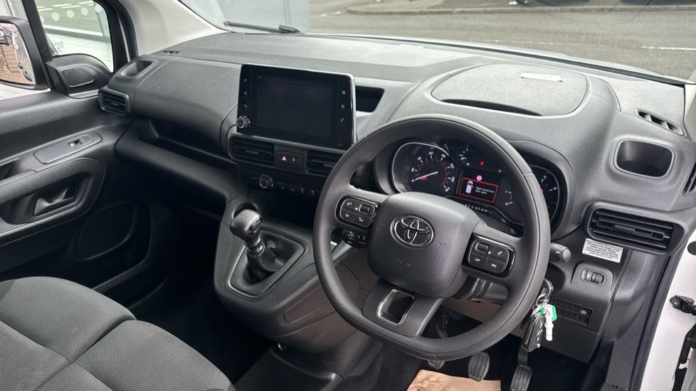 Toyota Proace City Icon White #6