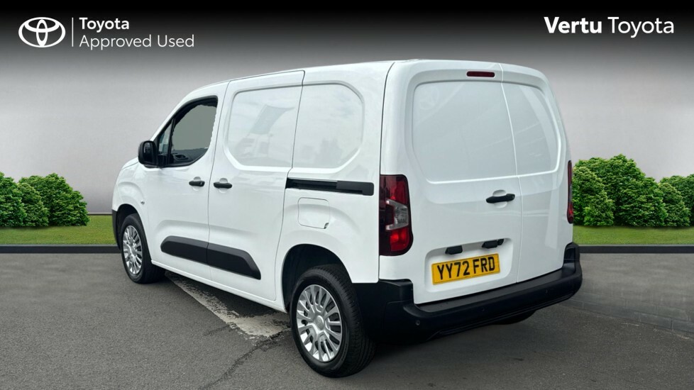 Toyota Proace City Icon White #4