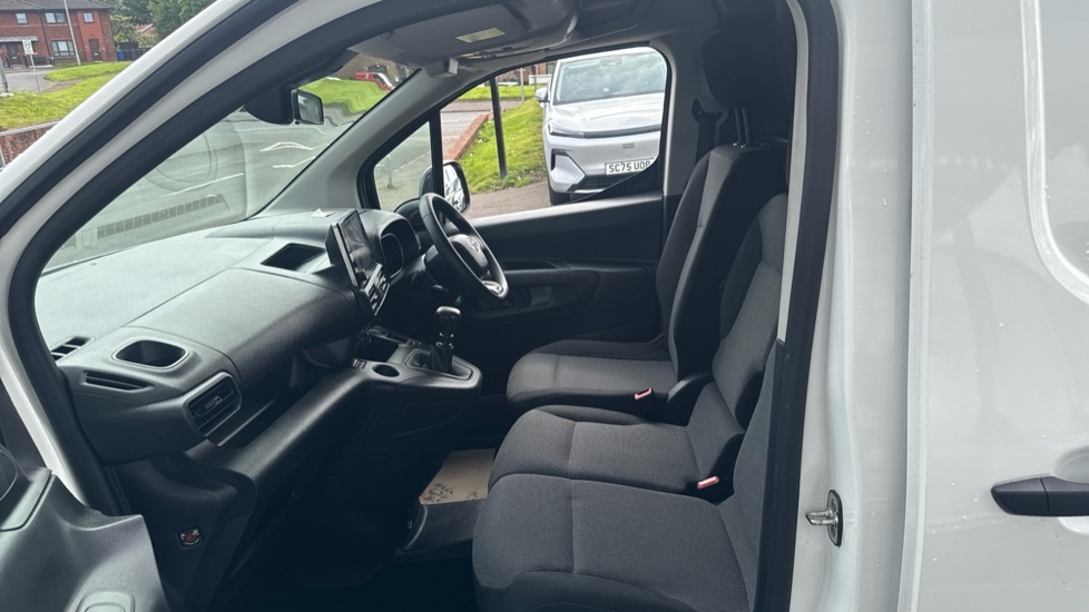 Toyota Proace City Icon White #5
