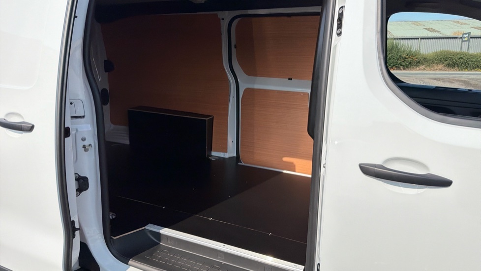 Toyota PROACE Icon White #5