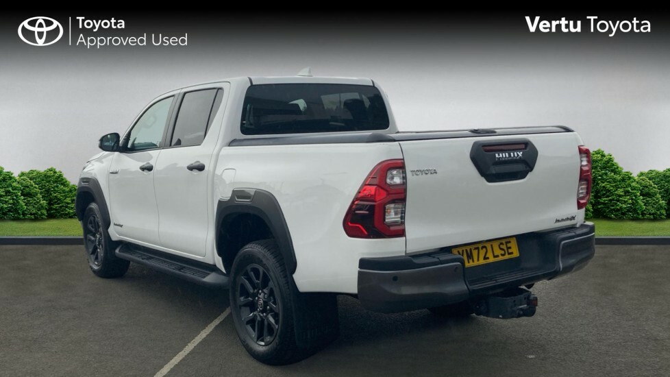 Toyota HILUX Invincible X YM72LSE White #4