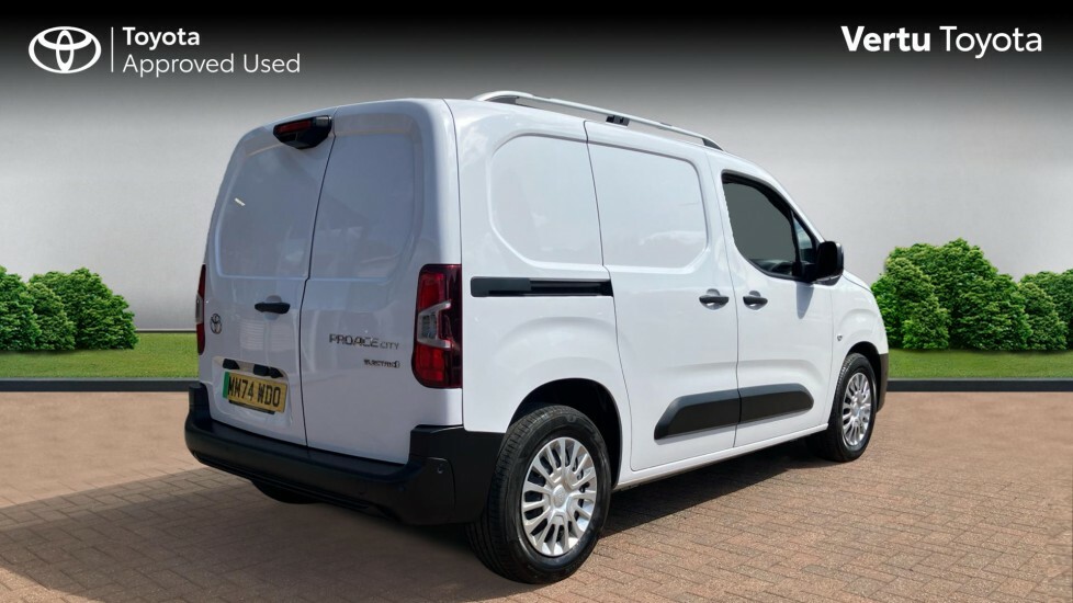 Toyota Proace City Icon White #2