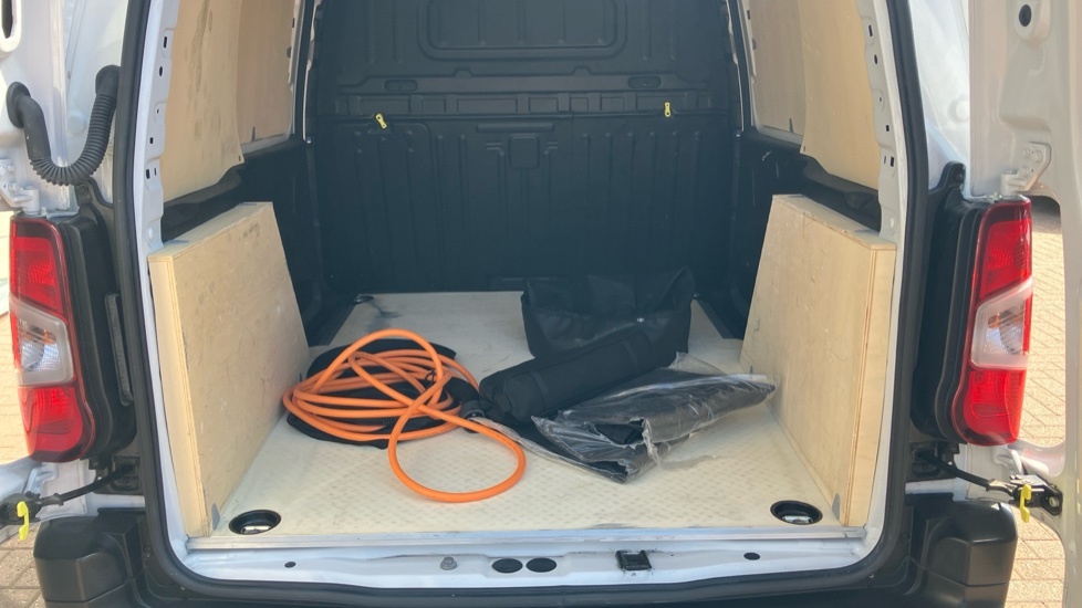 Toyota Proace City Active White #13