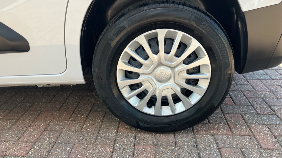 Toyota Proace City Active White #40