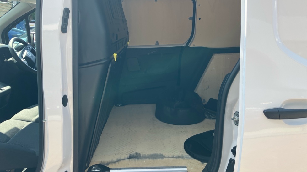 Toyota Proace City Active White #14